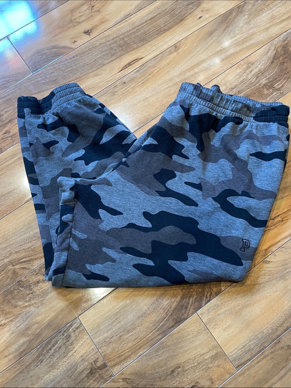 XXL Victoria’s Secret PINK camo joggers